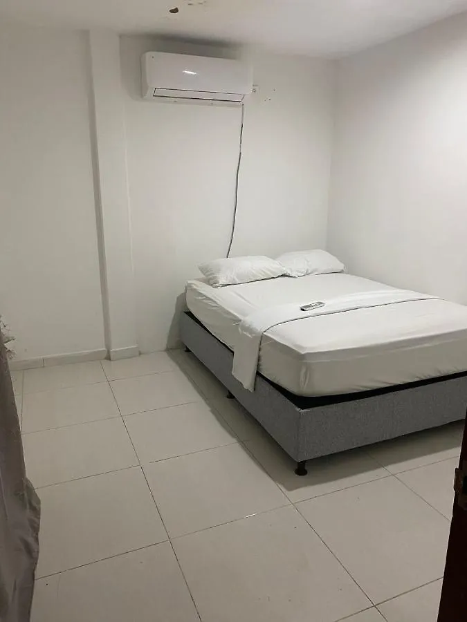 Alojamiento Casa Blanca , A 5 Min Del Aeropuerto Y Playas ! Apartment Cartagena
